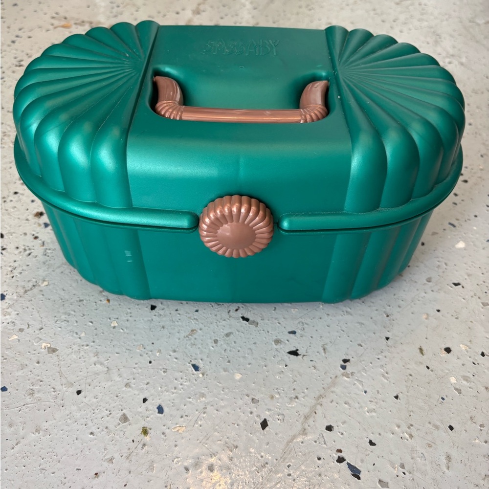 90’s Vintage Green Vanity Case
